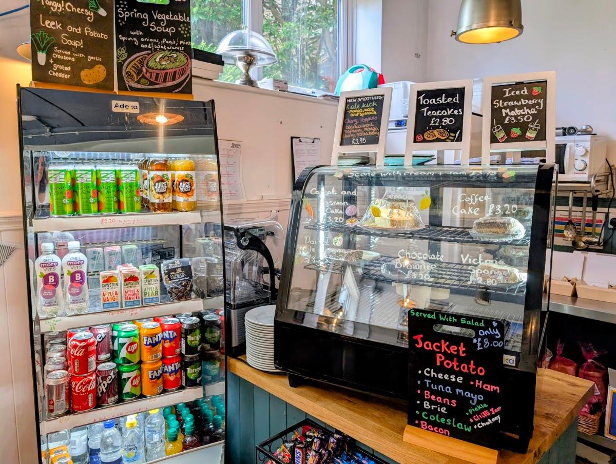 Colin's Nest Café