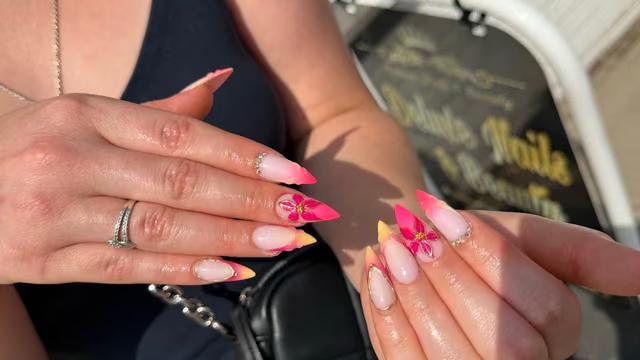 Deluxe Nails Portsmouth