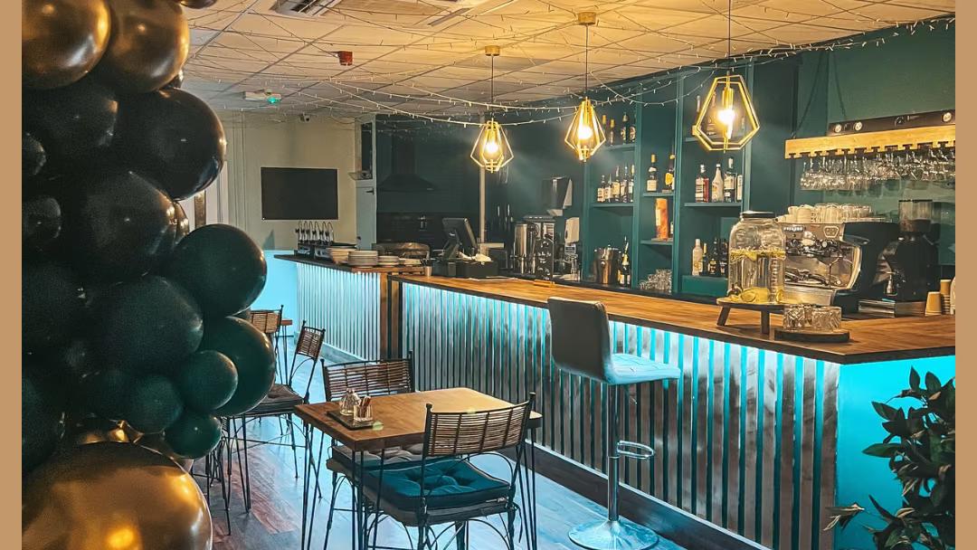 329 Cafe and lounge