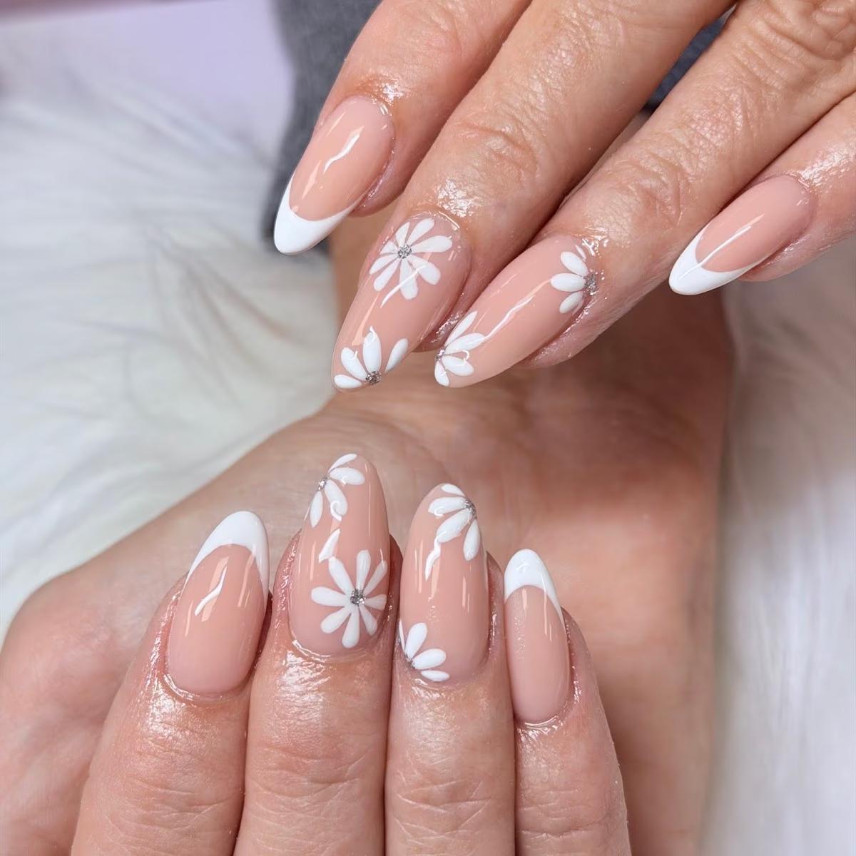 ALEX NAILS & BEAUTY