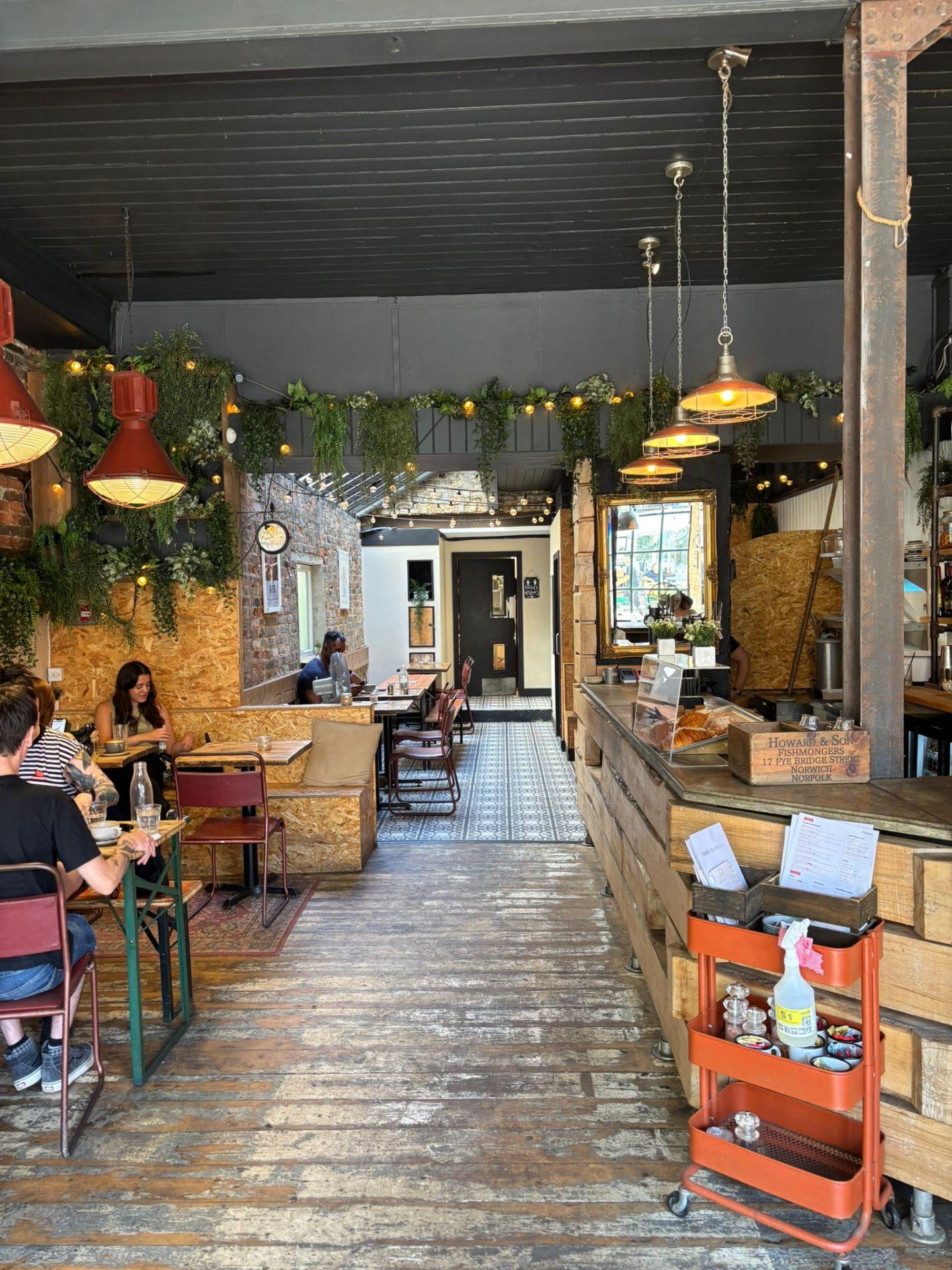 Finch Bar & Eatery