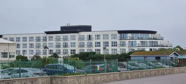 Shoreline Hotel
