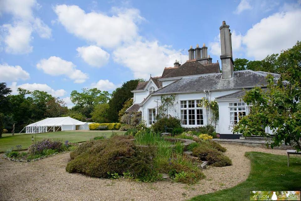 Hollybank House (B&B, Weddings and Wakes)