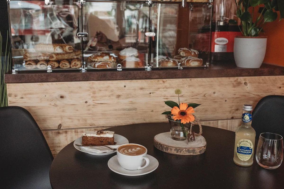 Buds & Beans Café
