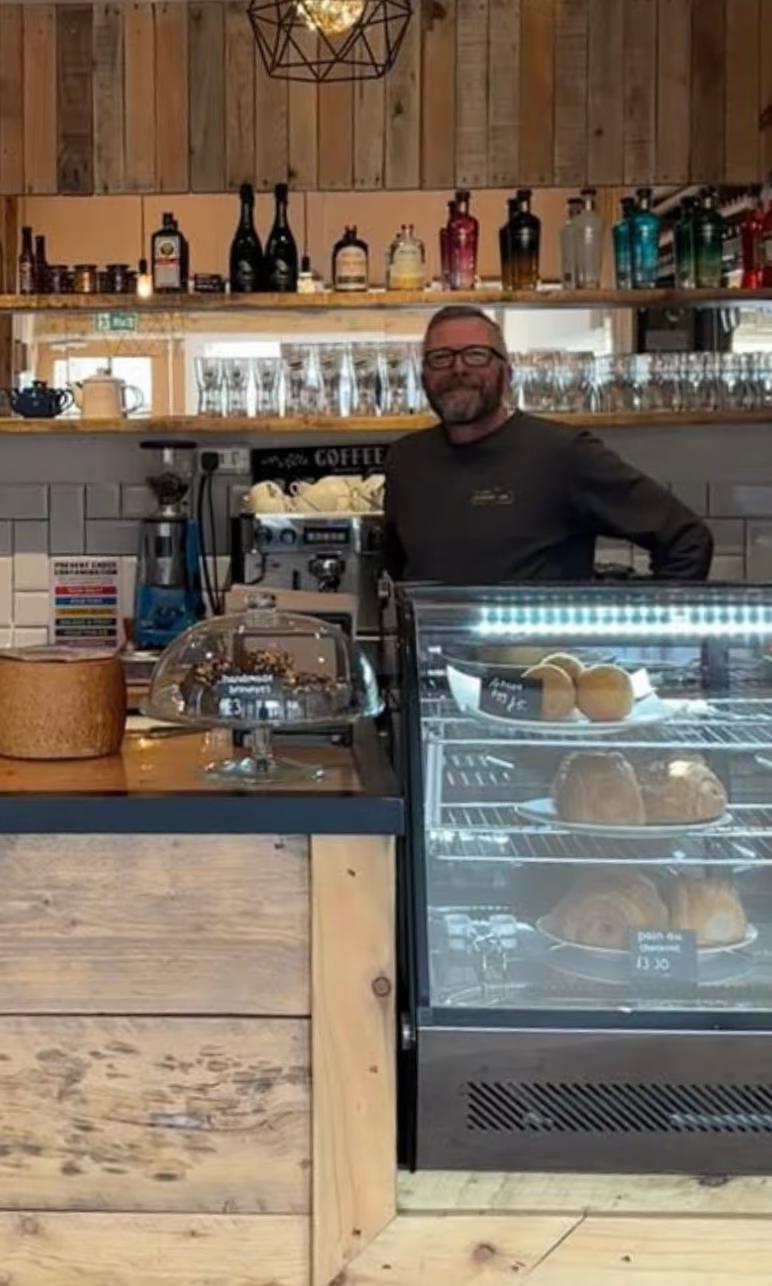 Esca Cafe Bar