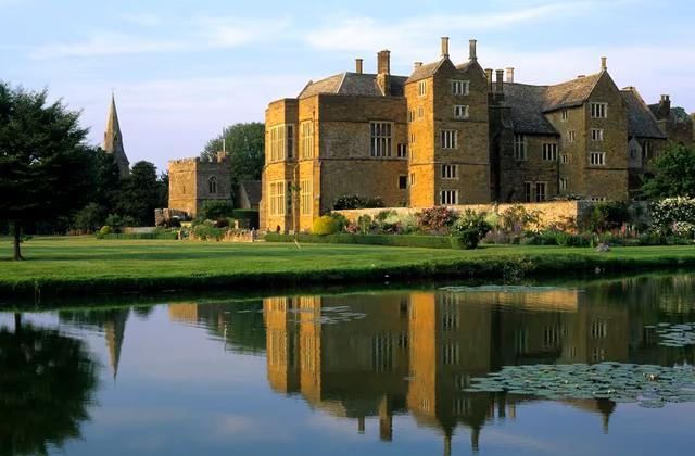 Broughton Castle