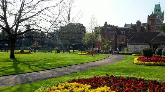Abbey Gardens