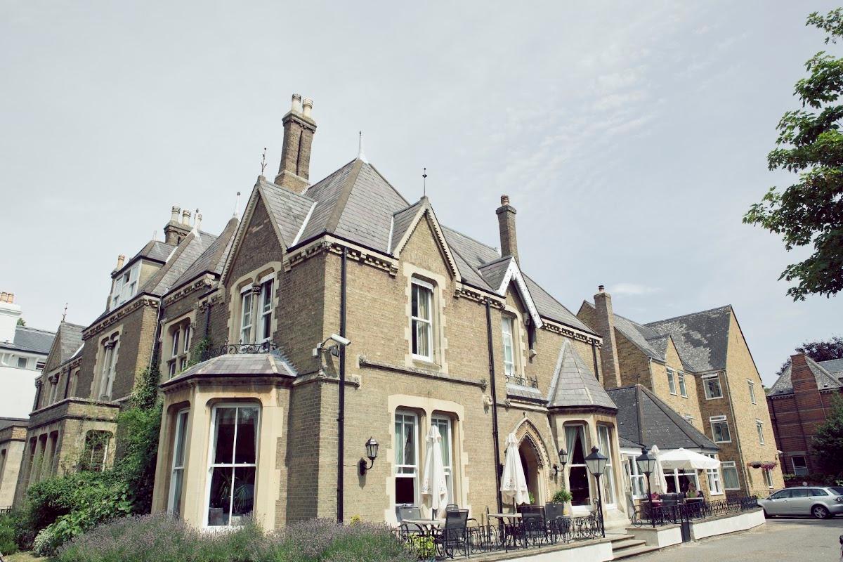 Cotswold Lodge Hotel
