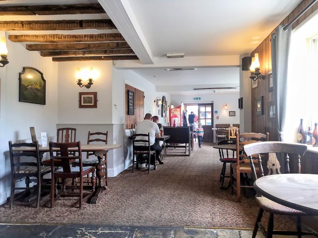 Horse & Groom