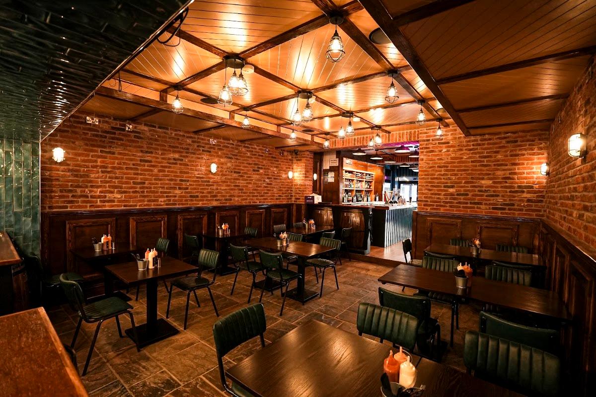 Smokin' Barrels Pub
