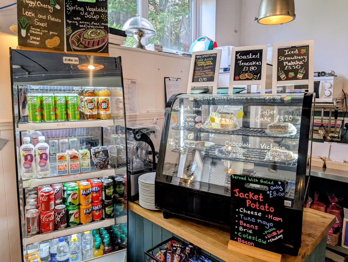 Colin's Nest Café