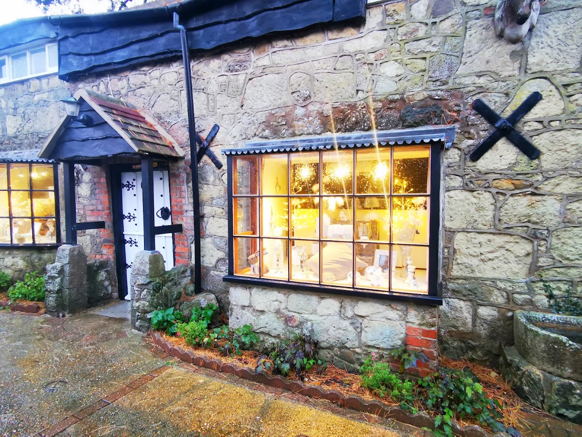 The Old Smithy - Café, Shops and Gardens