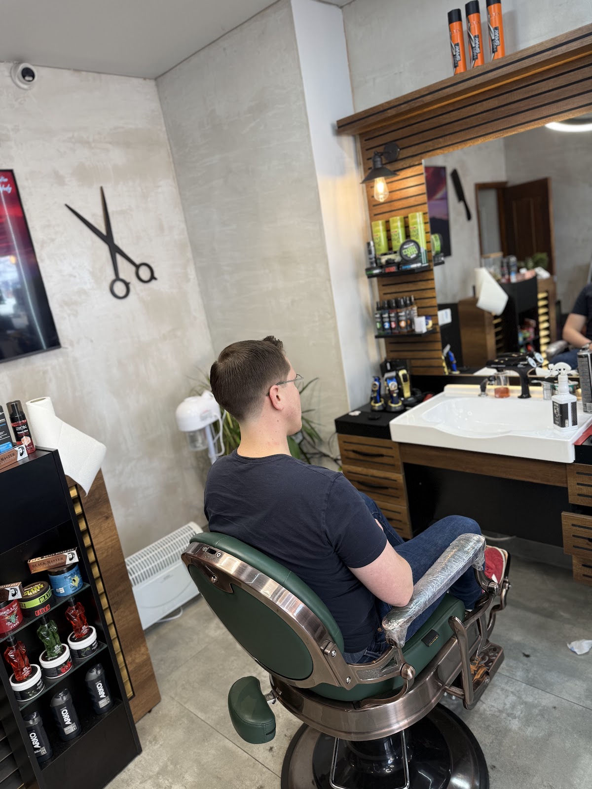 Hiwa Barber