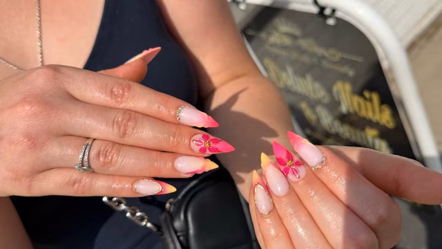 Deluxe Nails Portsmouth