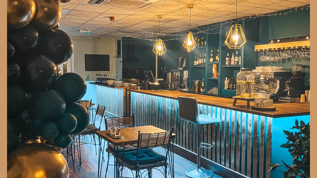 329 Cafe and lounge