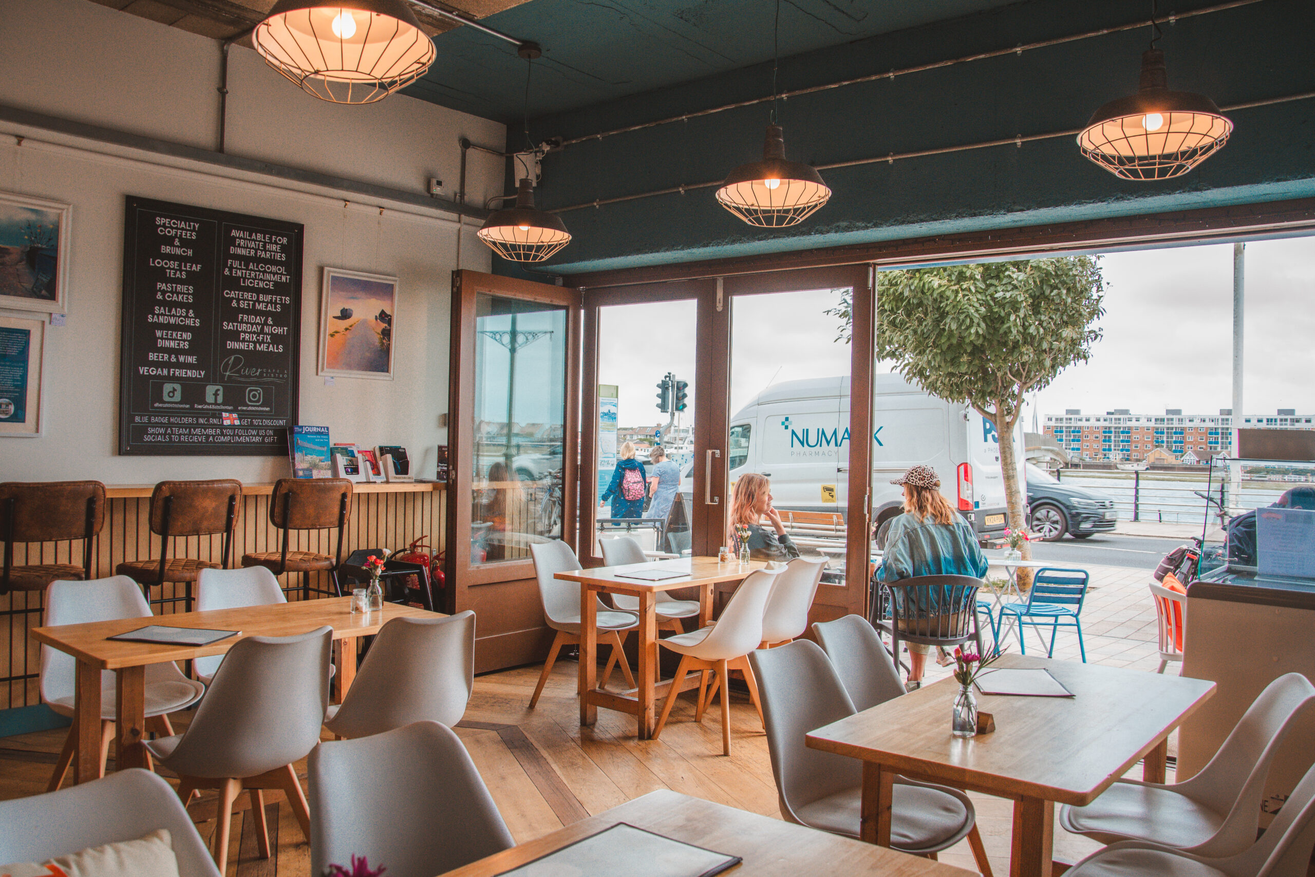 River Cafe & Bistro