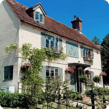 The Three Horseshoes