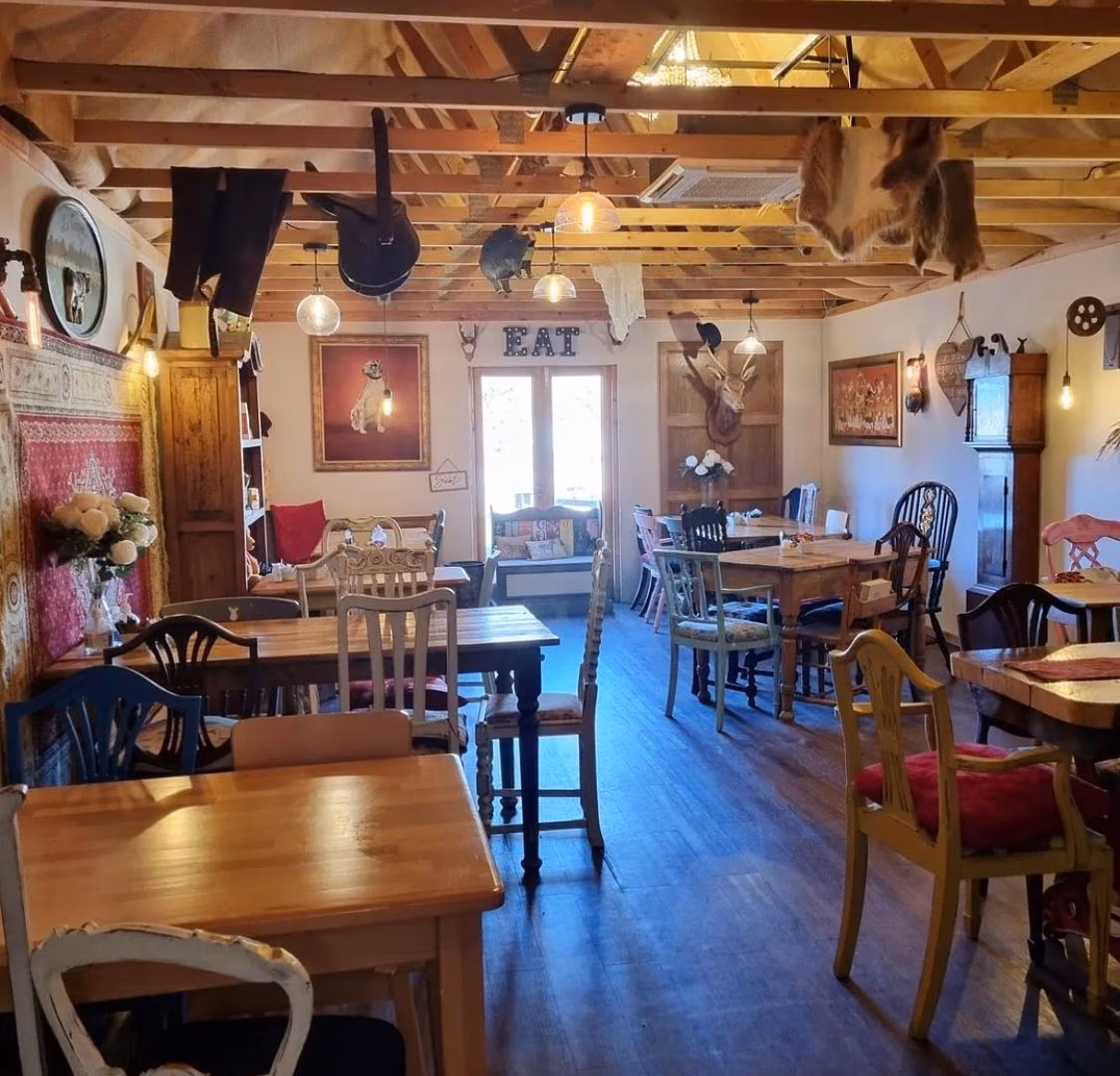 Aunt Fanny's Café