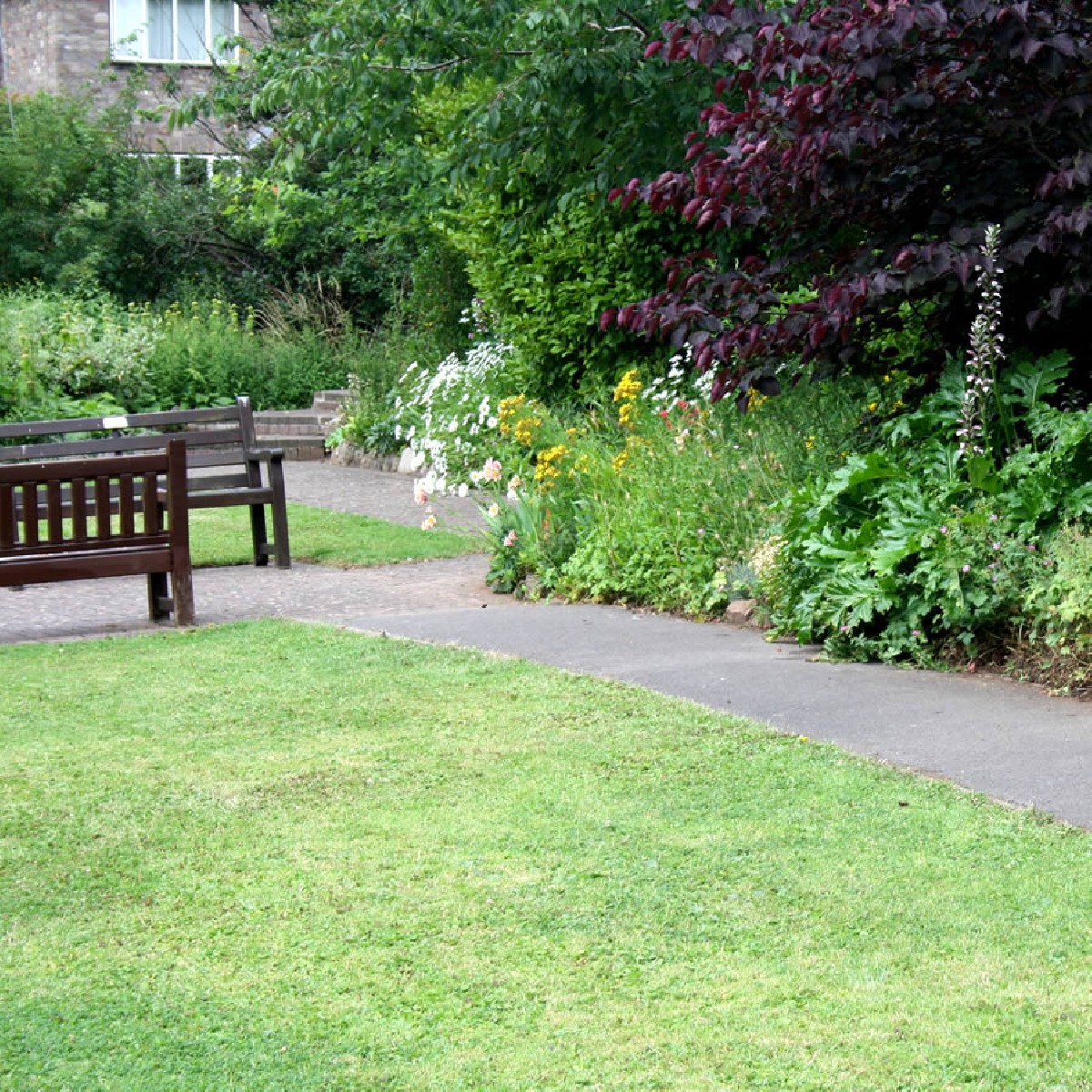Lake Grounds