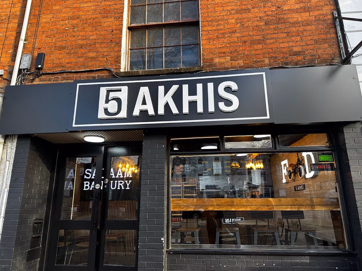 5 Akhis Banbury