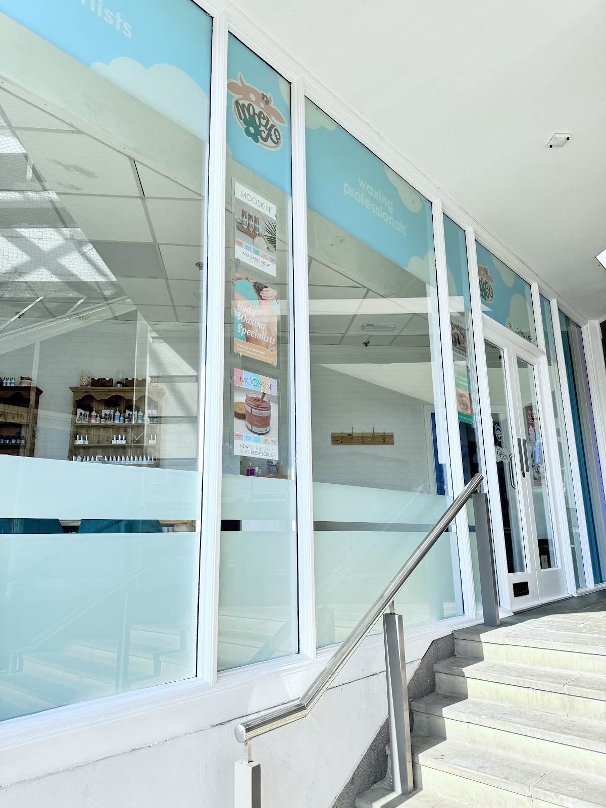 Mooeys Beauty Salon - Winchester